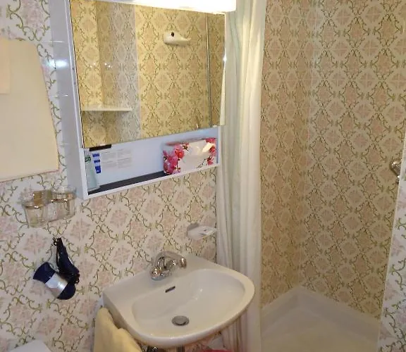 Mirabeau Szálloda 3*