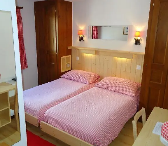 Mirabeau Szálloda 3*